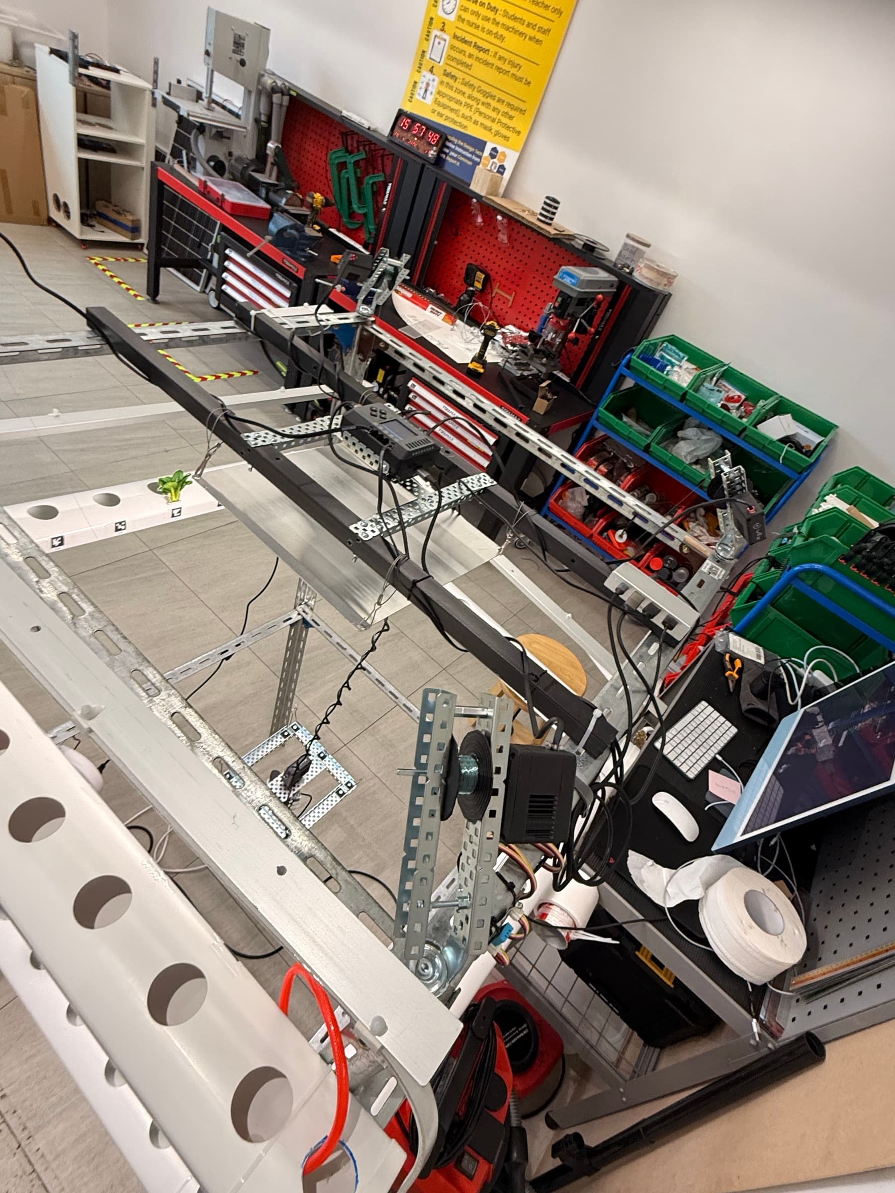 AI-Powered Hydroponics Robot 4