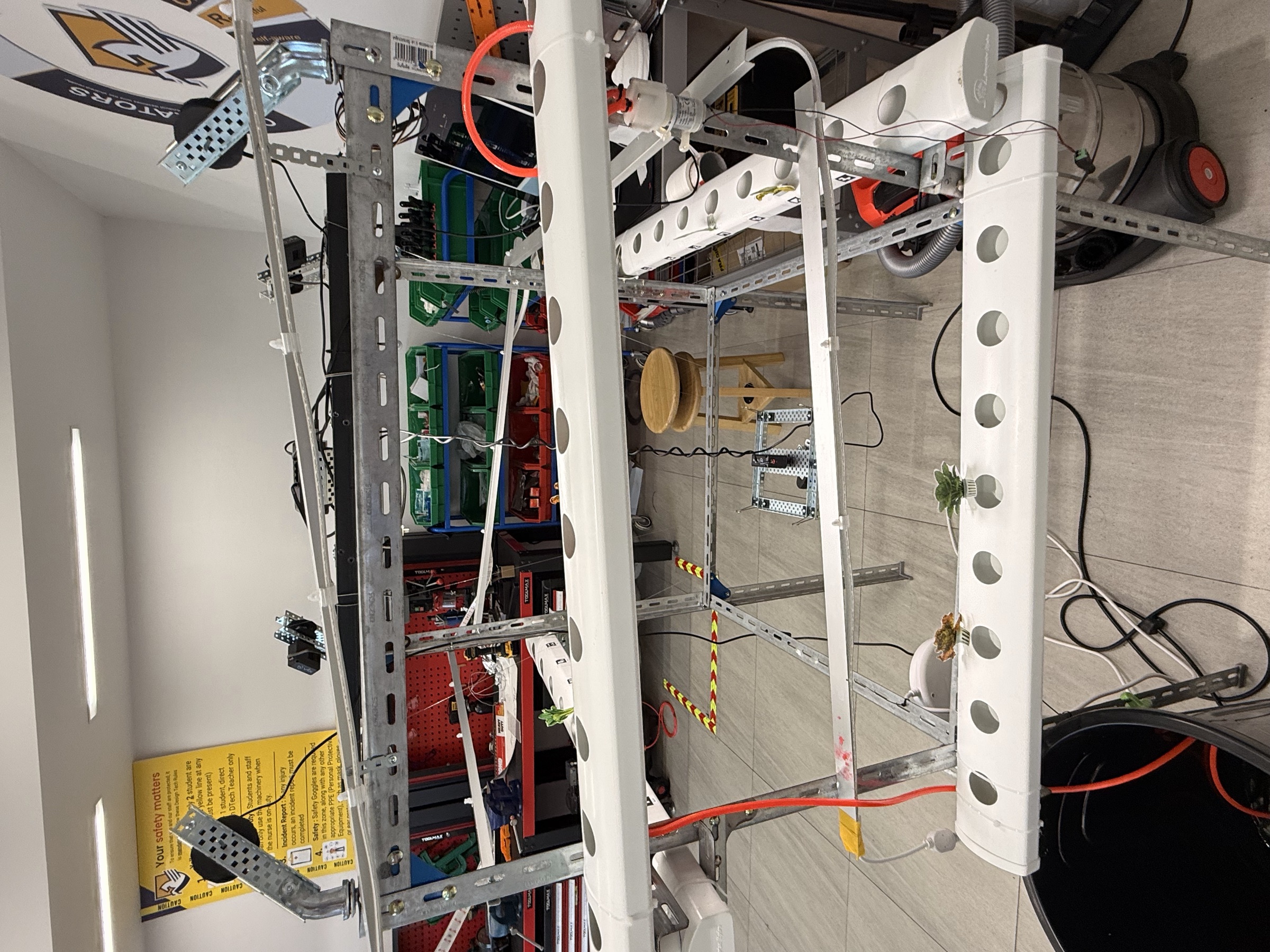 AI-Powered Hydroponics Robot 3