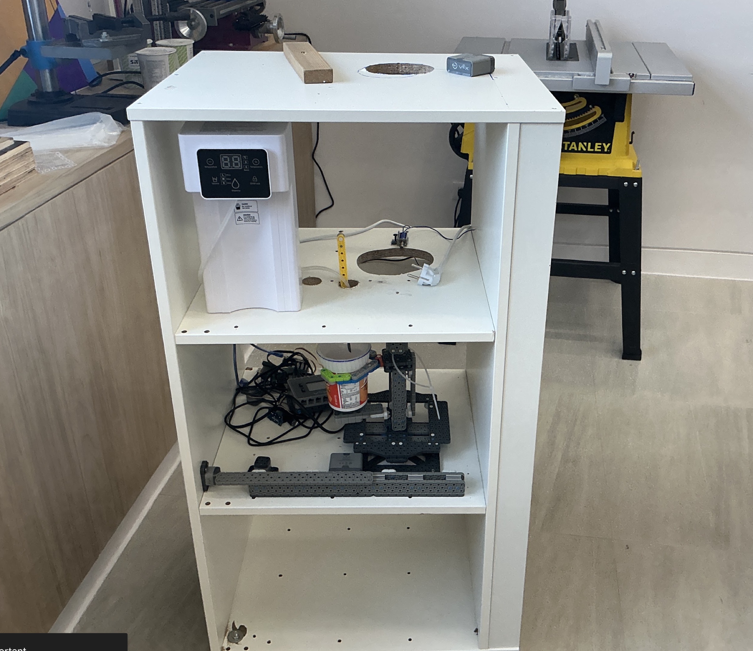 Autonomous Ramen Vending Machine